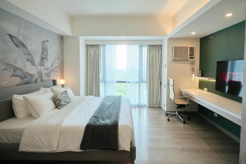 BGC Suite with Golf Course View