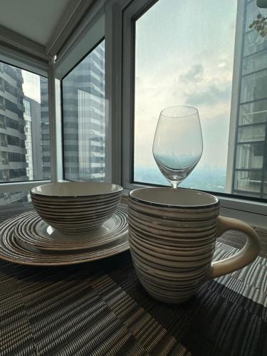 Modern Chic 2BR with Panoramic Golf View in BGC