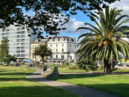 Clarence Quarters Self-Catering Guest House