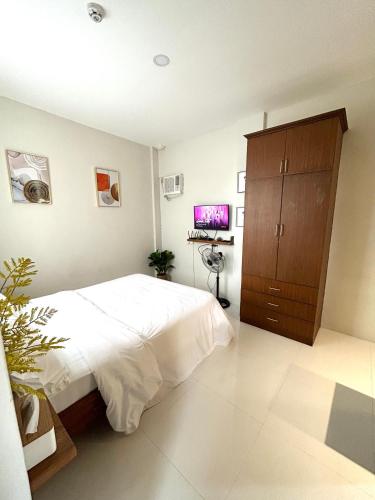 Henry residences Apartment Studio type close to SM, Walking St, Airport