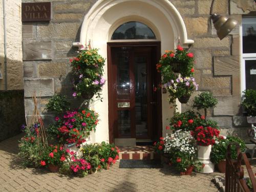 Dana Villa