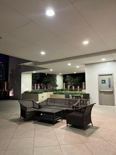 Affordable One Bedroom at One Uptown, BGC Manila