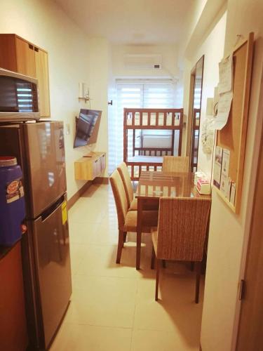 The ICONIC: Comfortable living by Awsom Phil