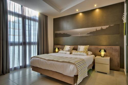 Jules Suites