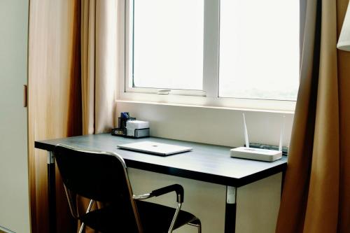 Spacious 2BR at SoMa BGC Near SM Aura and Bonifacio High Street