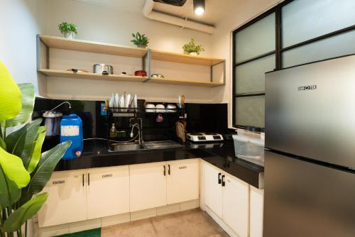 Homey and Cozey Poblacion Makati S01