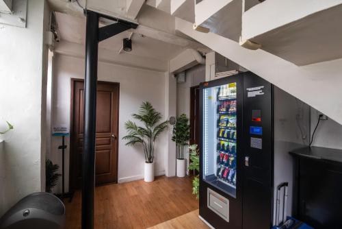 Homey and Cozey Poblacion Makati S01