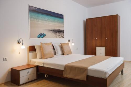 Silver Beach Apart Complex