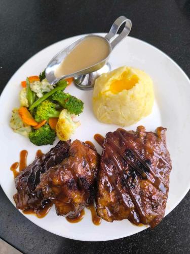 Luxury Pool 4mins WALKING STREET AND Friendship Highway