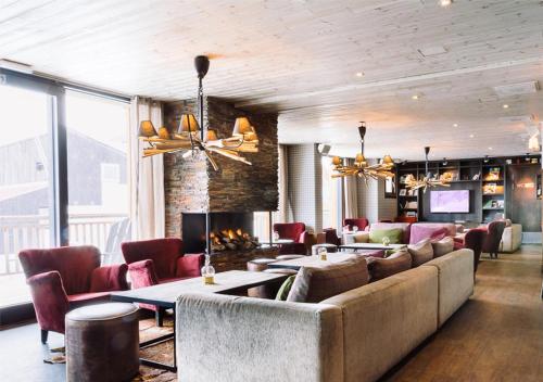 Langley Hotel Tango