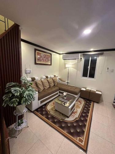 Sunny Villa