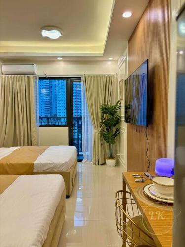 Design And Den - LK Urban Suites