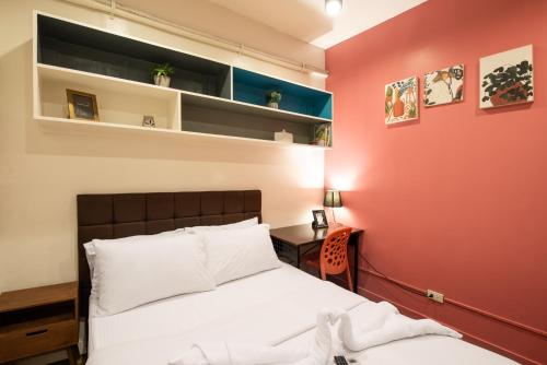 Homey and Cozey Poblacion Makati S10
