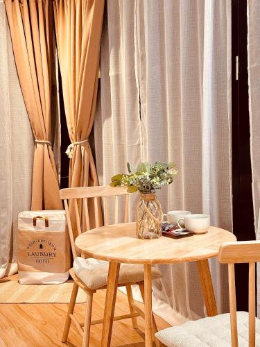 Monkey Business Bungalows