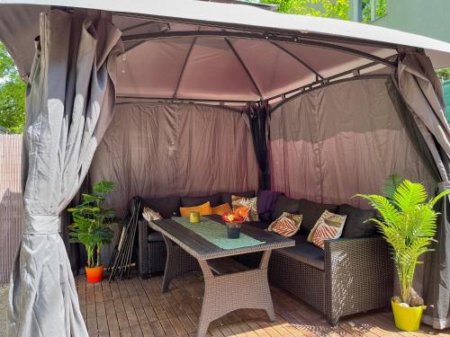 Brand New Garden Flat / Free Parking