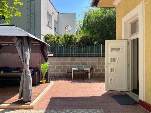 Brand New Garden Flat / Free Parking