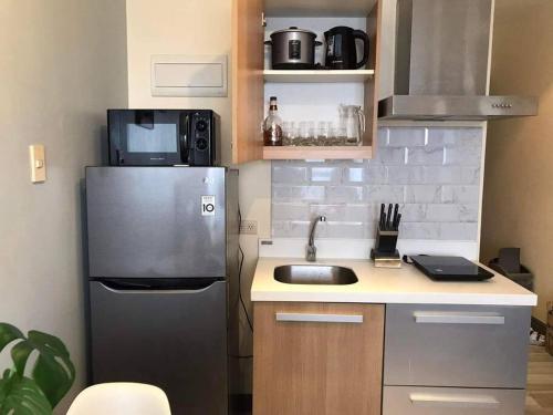 Amazing 1 bedroom with pool, gym and stunning view at heart of Makati