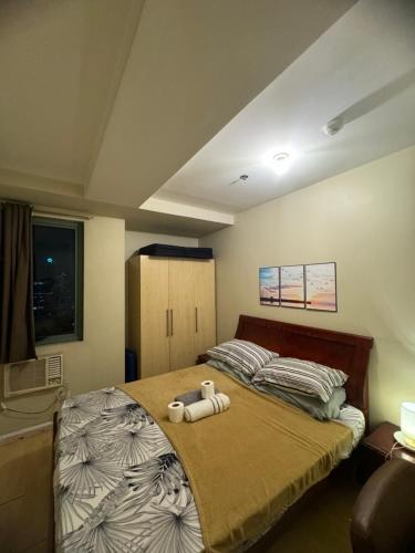 SOHO Central 1 Bedroom with Balcony near MRT EDSA SHAW PIONEER Greenfields SM Megamall Ortigas