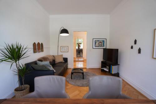 Charmante Altbauwohnung am Rhein