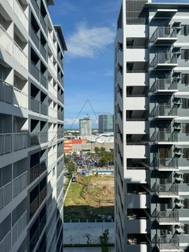 5-Minute Walk to SM City Iloilo Cozy Studio Condo with Balcony in Iloilo City - SMDC Style Residences