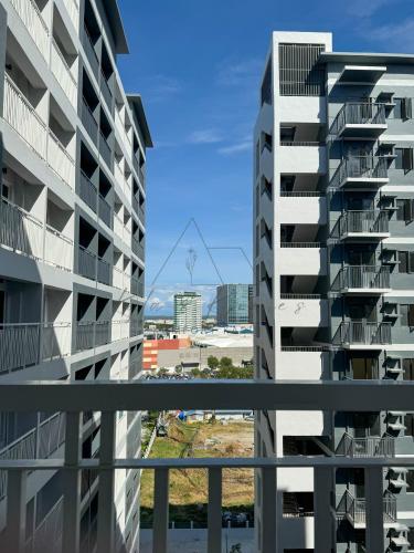 5-Minute Walk to SM City Iloilo Cozy Studio Condo with Balcony in Iloilo City - SMDC Style Residences