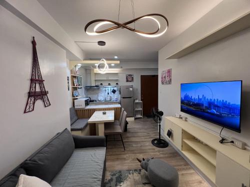 Mavita's City HideAway ONE BEDROOM CONDO