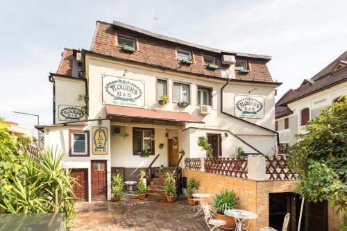 Flower's B & B