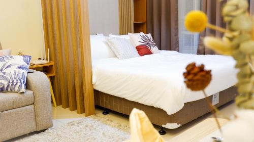 New Cozy Condo in Eastwood