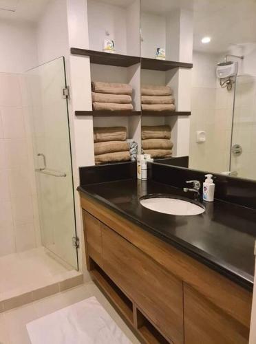 3BR Elegant & Central Loc- Netflix, WiFi, MiniBar