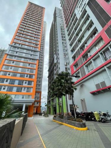 Milia Condo w/ Free use of Swimming pool & Gym