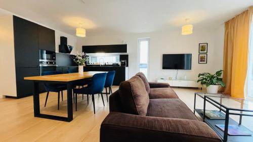 House FLOW, 3 room, free 2 parking