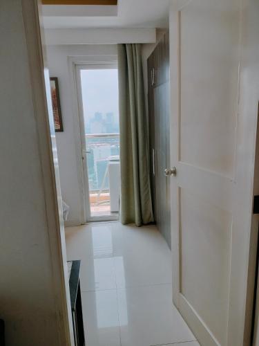 Explore Manila, Trendy 1BR unit in Prime Location