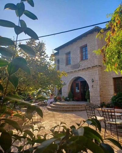 En Chora Vezitsa Hotel