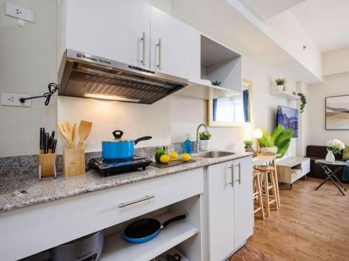 309B Condotel Near Airport &Mall, Pool, Gym, Netflix