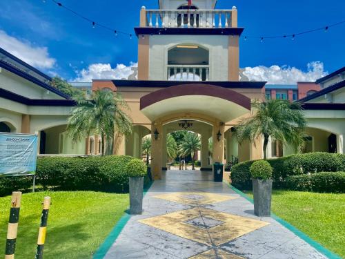 Tiaras Luxury Condotel