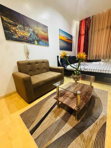 Gramercy Residences Studio with balcony Near Airport