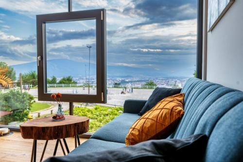 Tourist Farm HOTEL FROST