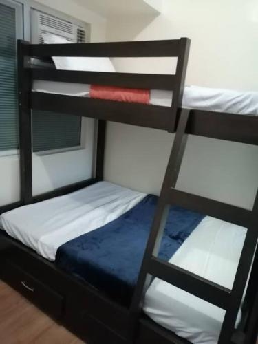 Cozy Home beside mall, MRTBoniEDSA