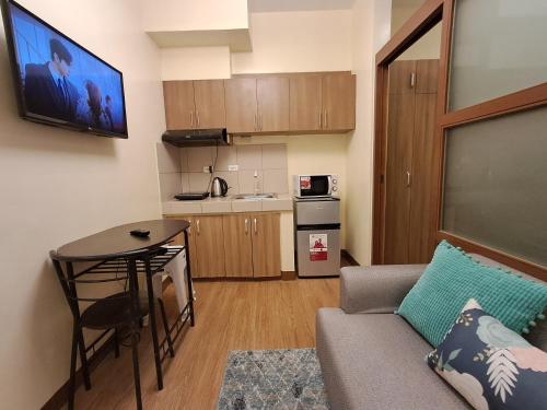 Cozy Home beside mall, MRTBoniEDSA