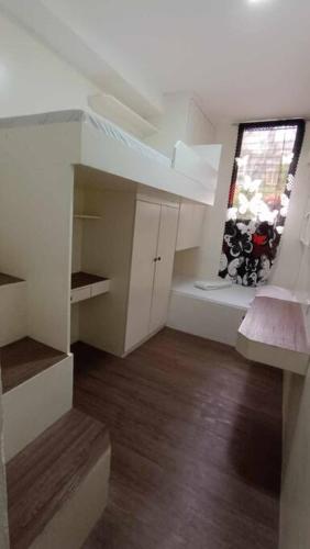 Ritchie #1 Walk to Burnham Park, Session Road