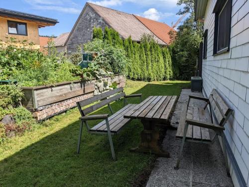 Schöne Wohnung mit Terrasse, Garten und Pool