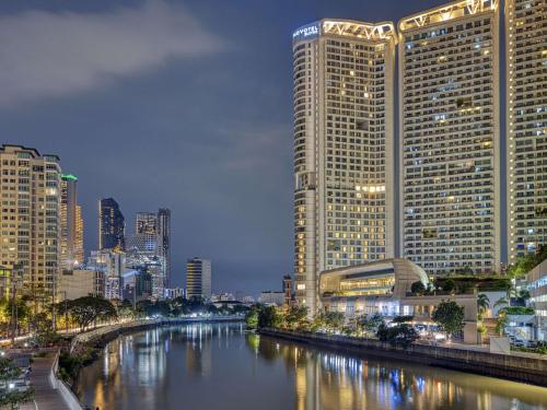 Hotel Novotel Suites Manila at Acqua