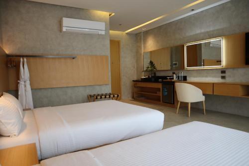 The Hotel Elizabeth Resort and Villas - Long Beach San Vicente Palawan