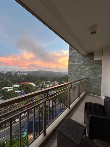 Comfortable 2 Bedroom Condo near tourist spots with free parking