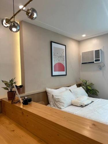 A cozy home feel with a city view - The Capitol at Sitari