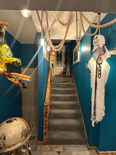 ISLAND LODGE Since 1835 Barbican, Free Limited Parking, Perfect for Ferry terminal