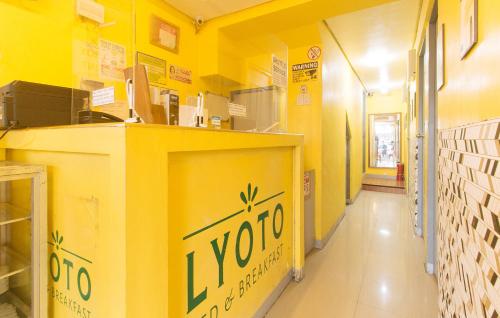 RedDoorz at LYOTO Bed and Breakfast near NAIA Terminal