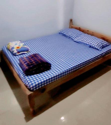 Budget Studio Unit #2 in Camia Street, Quezon Hill