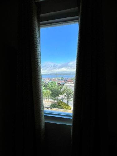 Davao Condo 2BR Pool Wifi Netflix