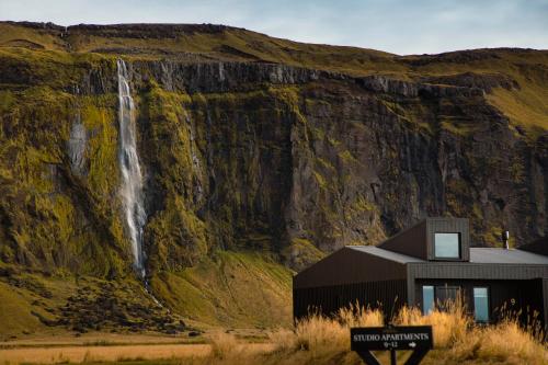Seljalandsfoss Horizons